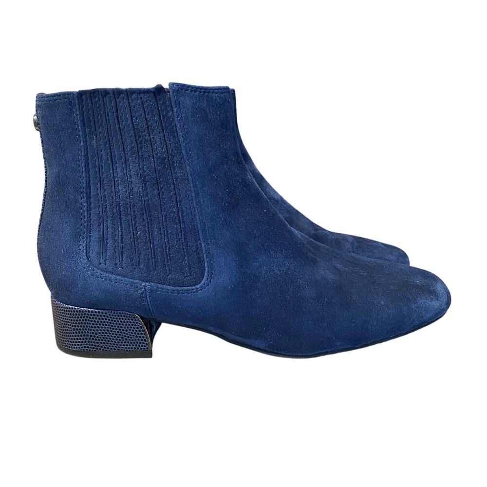Donald Pliner Dasia Navy Blue Suede Bootie size 7.5